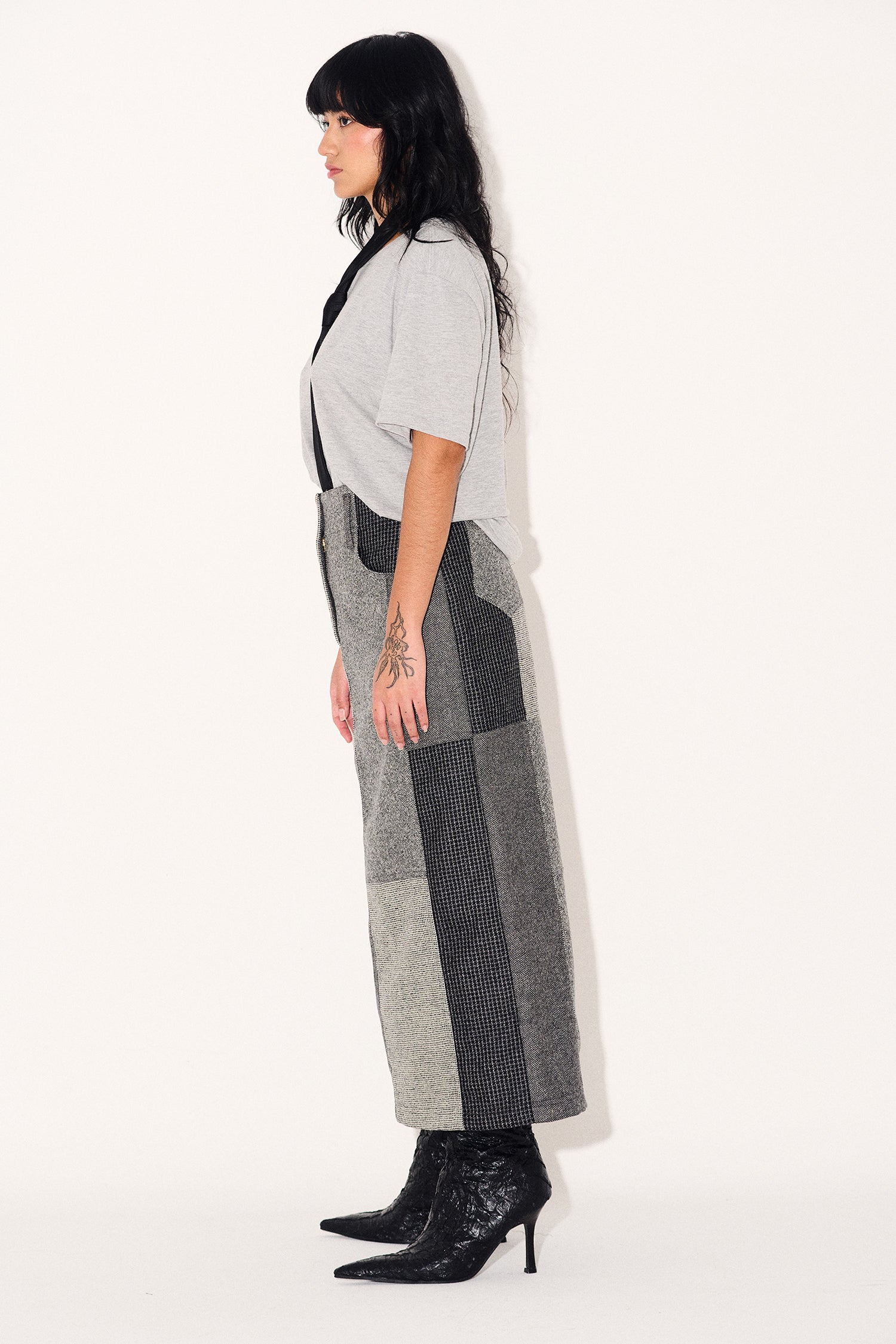 Juana Skirt in Carbón Patchwork Merino Wool - Paz Lifestyle 