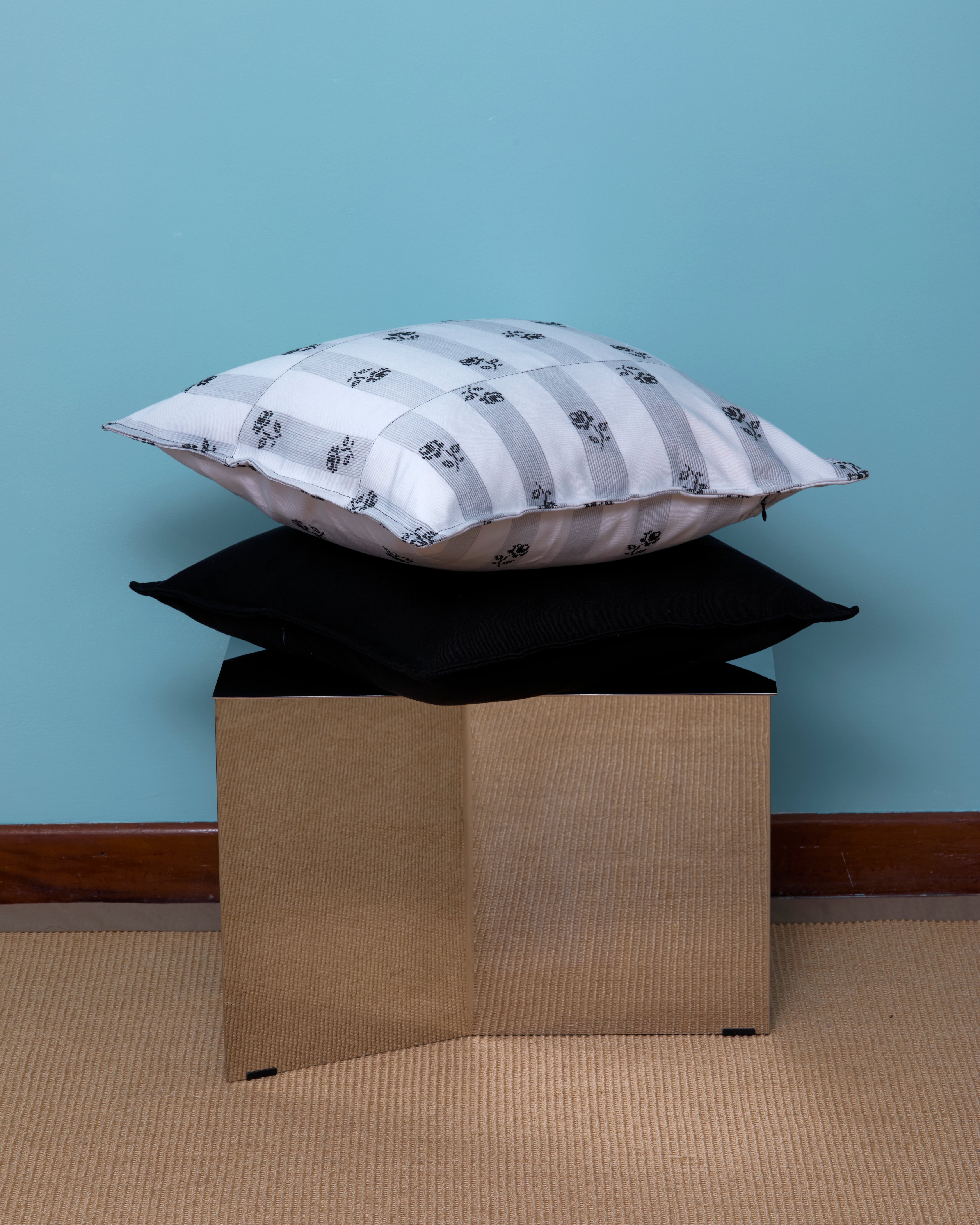 CUSHION COVER WHITE WITH BLACK ROSES