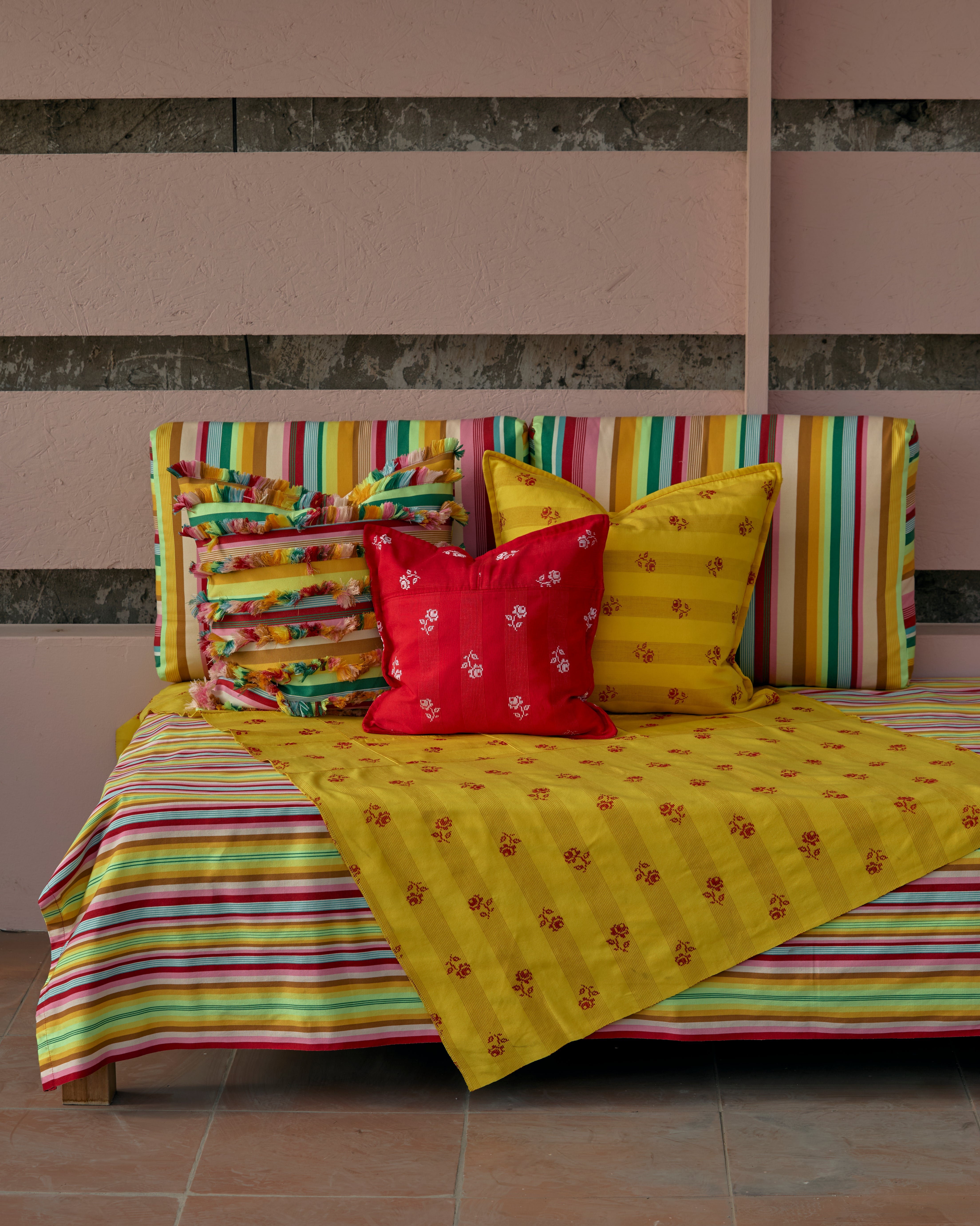 CUSHION COVER MULTICOLOR FULL FLARES - Paz Lifestyle 