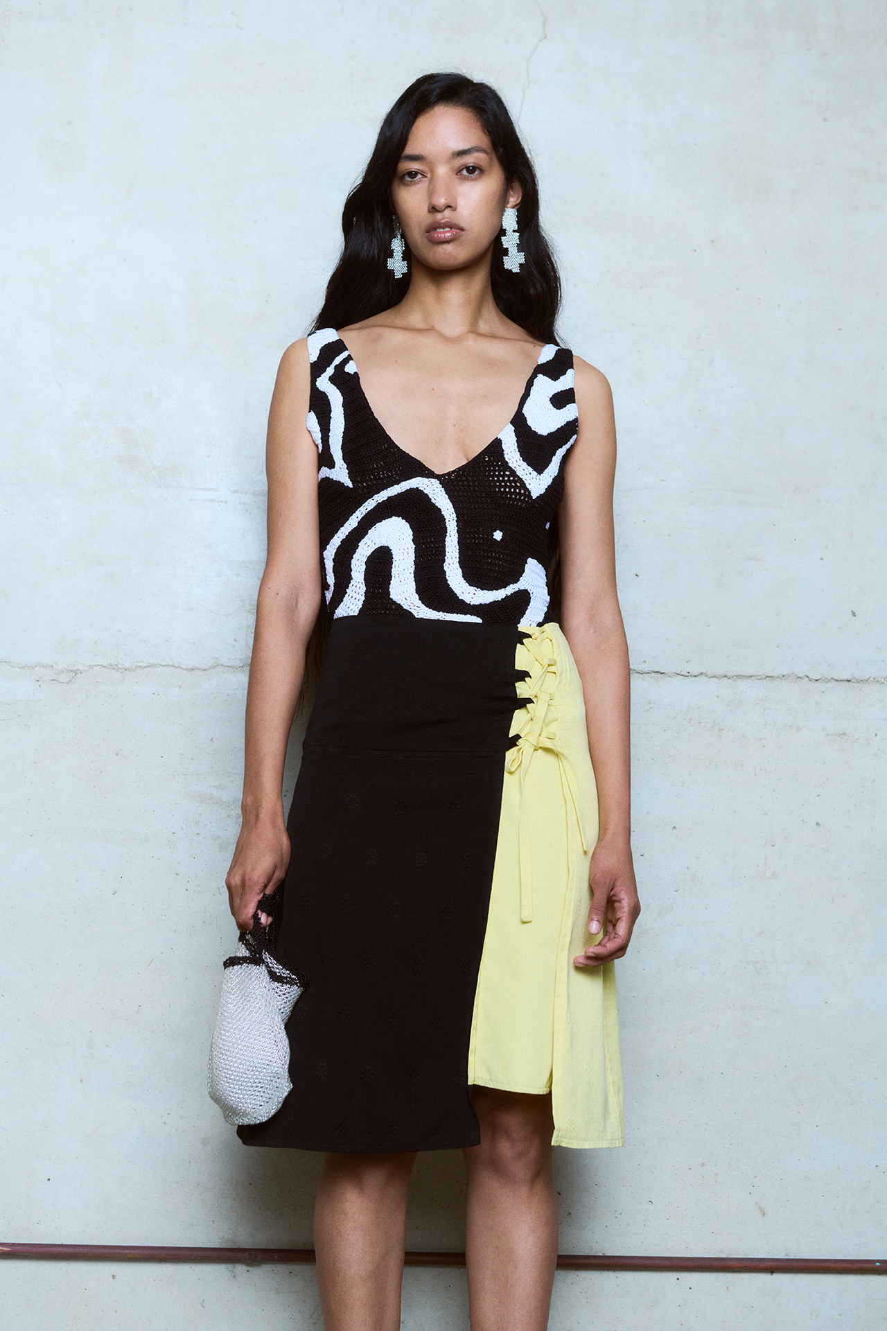 Chida Tank Top B/W - Paz Lifestyle 