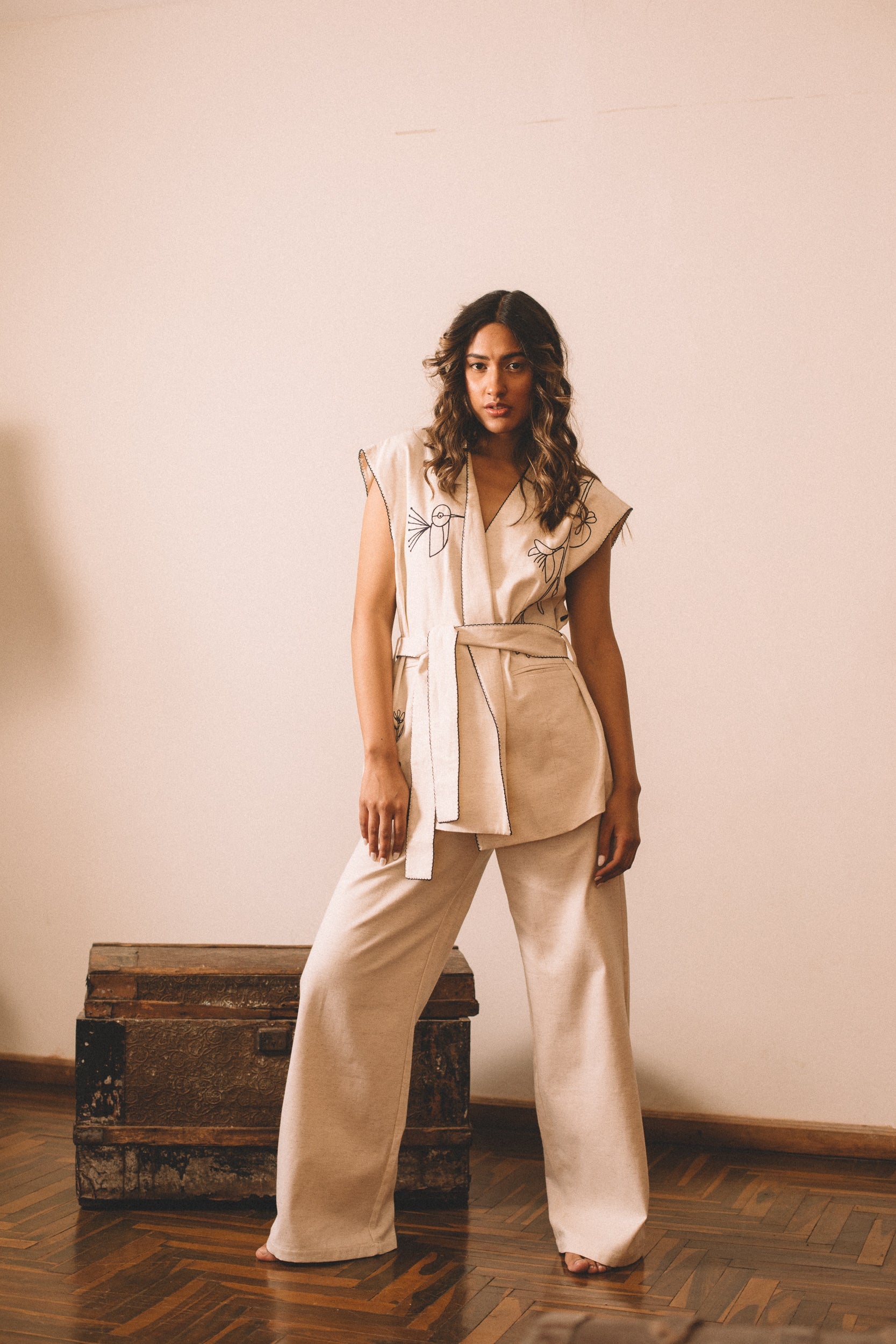 AGUSTINA - ERNESTINA VEST - Paz Lifestyle 