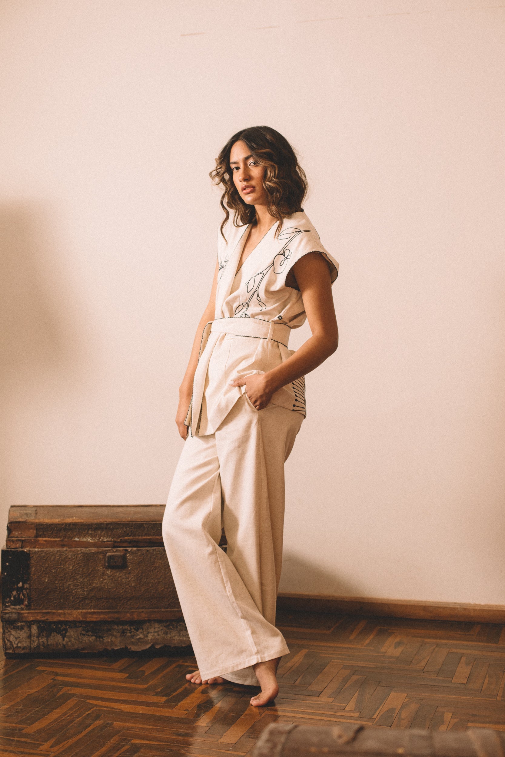 AGUSTINA - ERNESTINA VEST - Paz Lifestyle 