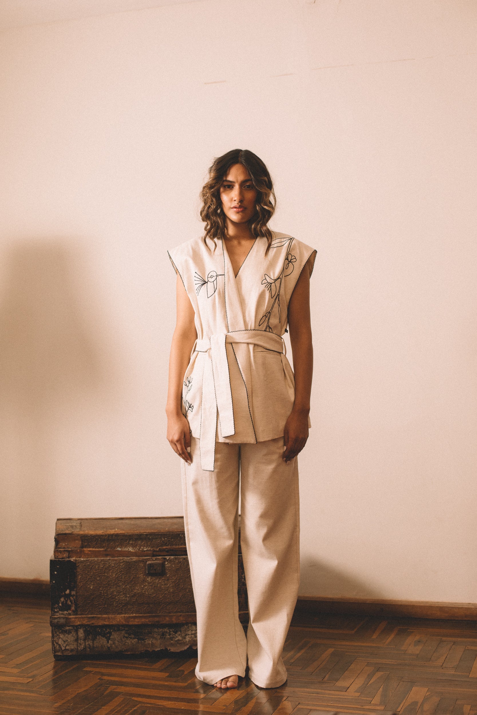 AGUSTINA - ERNESTINA VEST - Paz Lifestyle 