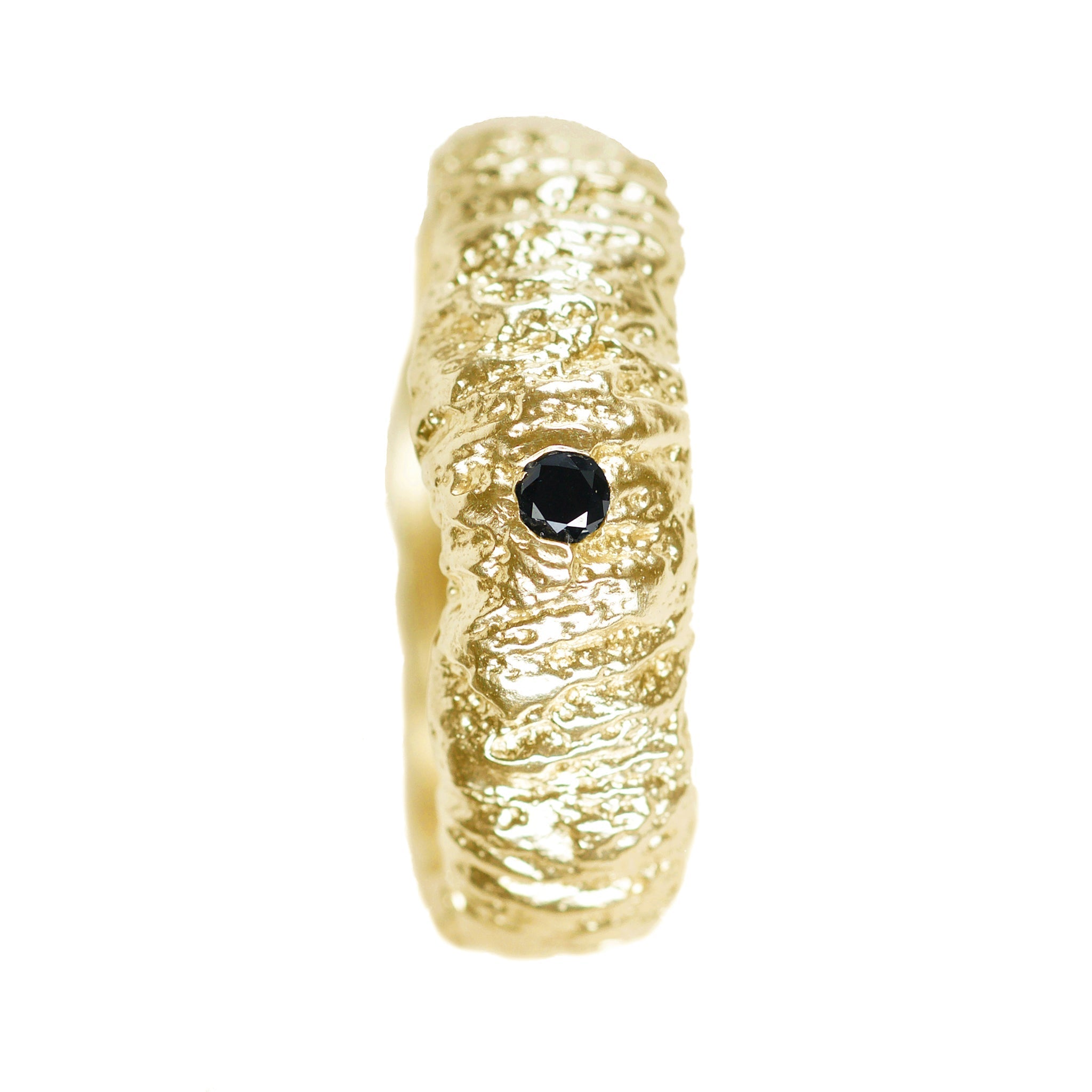 The tree trunk inprint wedding band in 14k and 18k white and yellow gold with a black diamond - Paz Lifestyle 