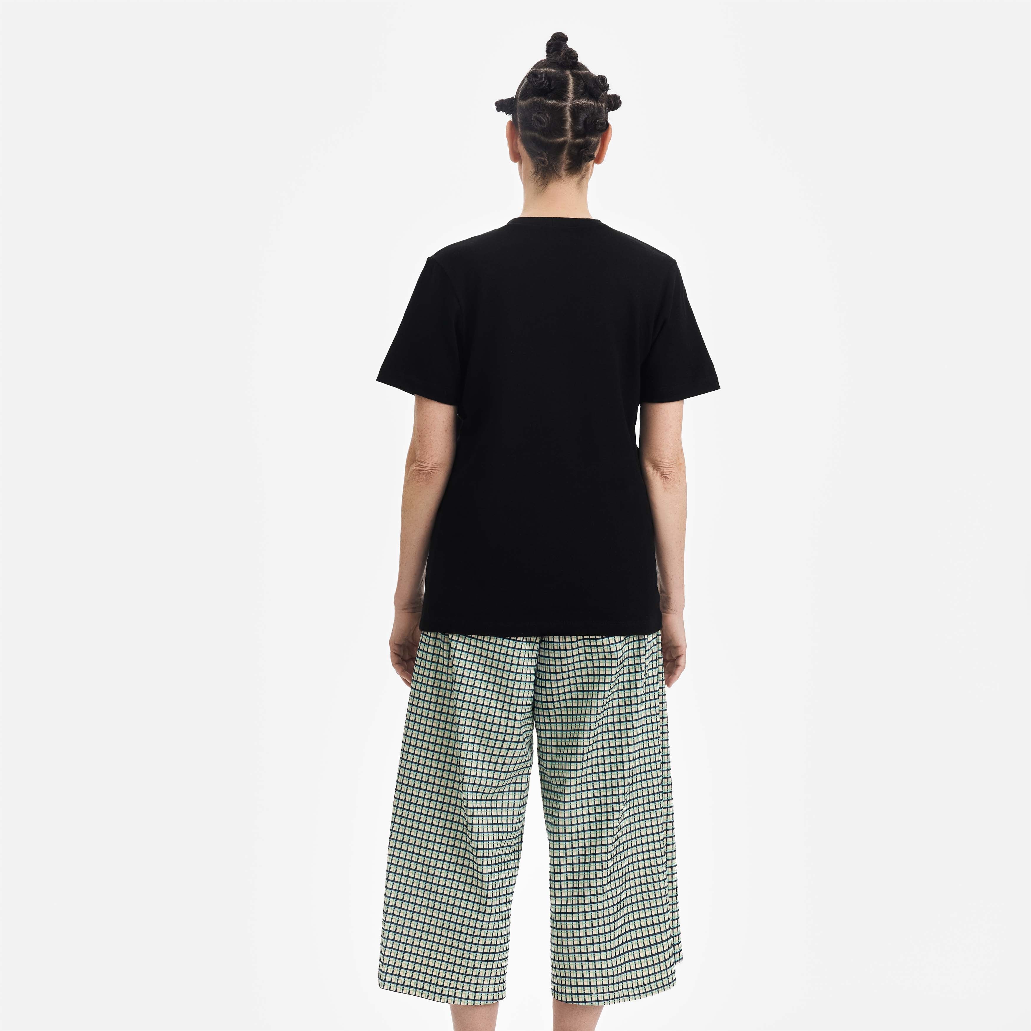 Black T-Shirt - Paz Lifestyle 