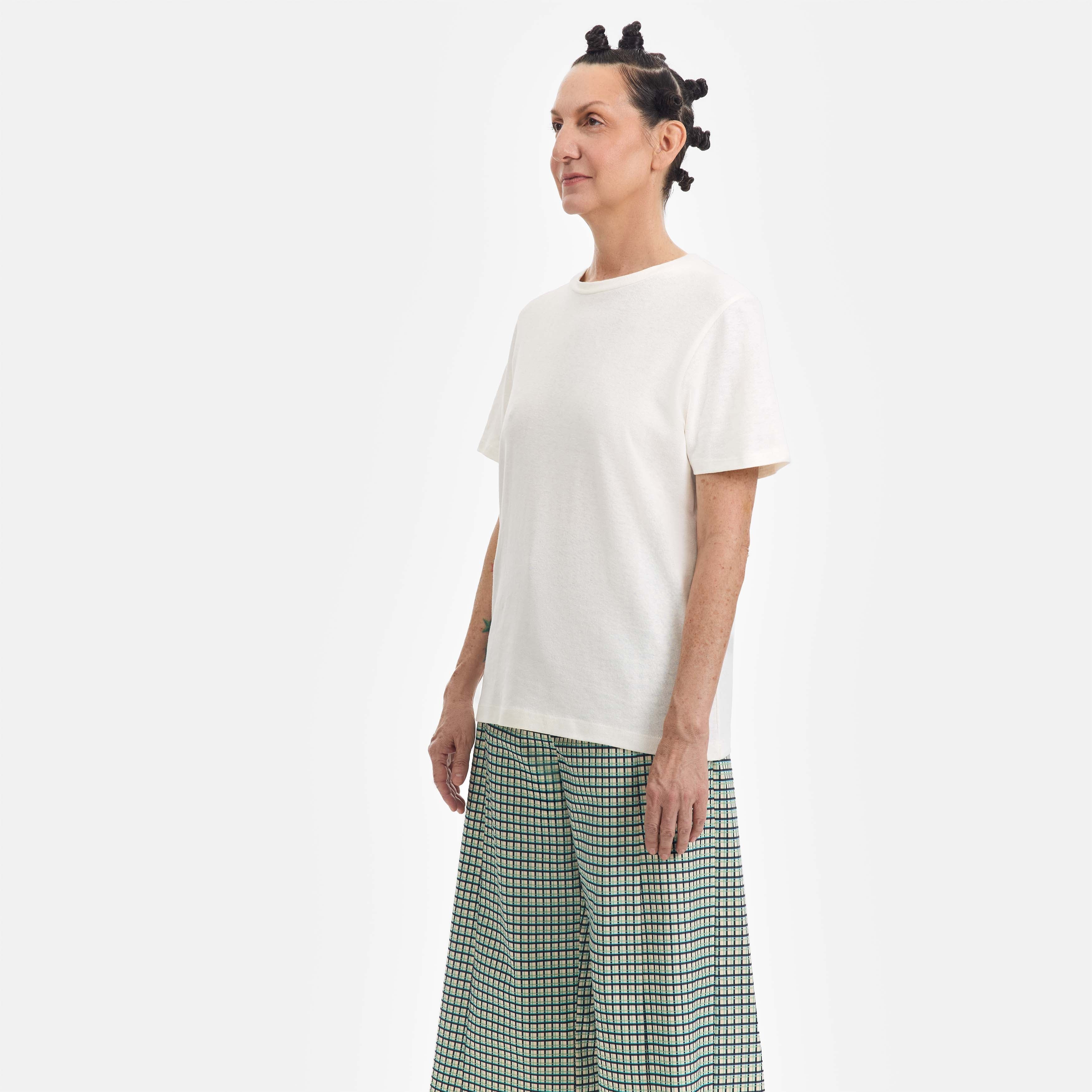 White T-Shirt - Paz Lifestyle 