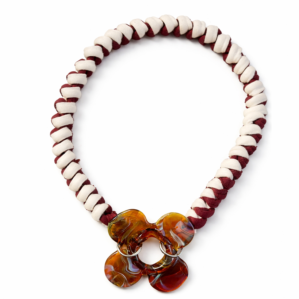 Violeta Flower Necklace