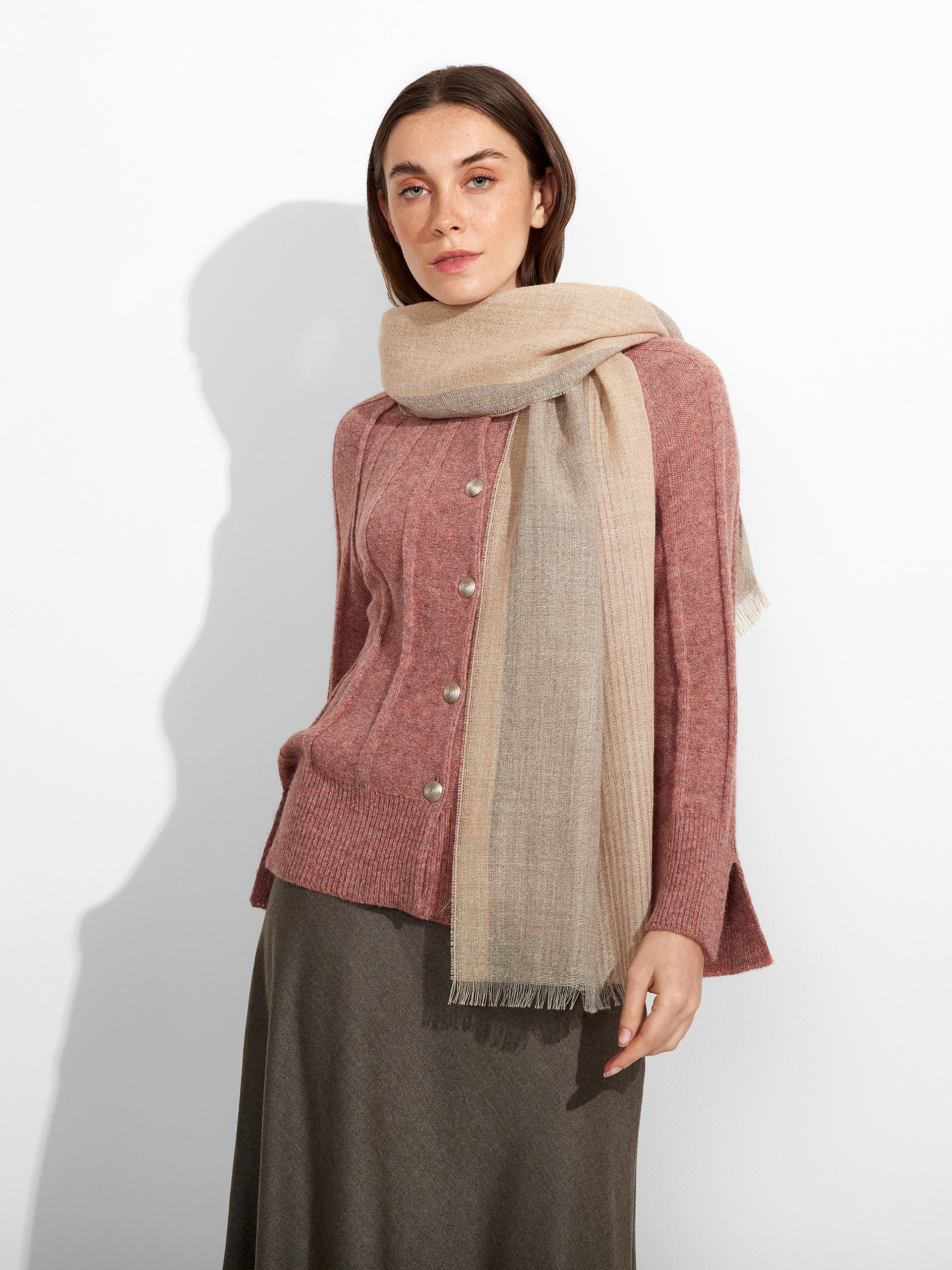 Pesca Shawl Baby Alpaca Color Grey