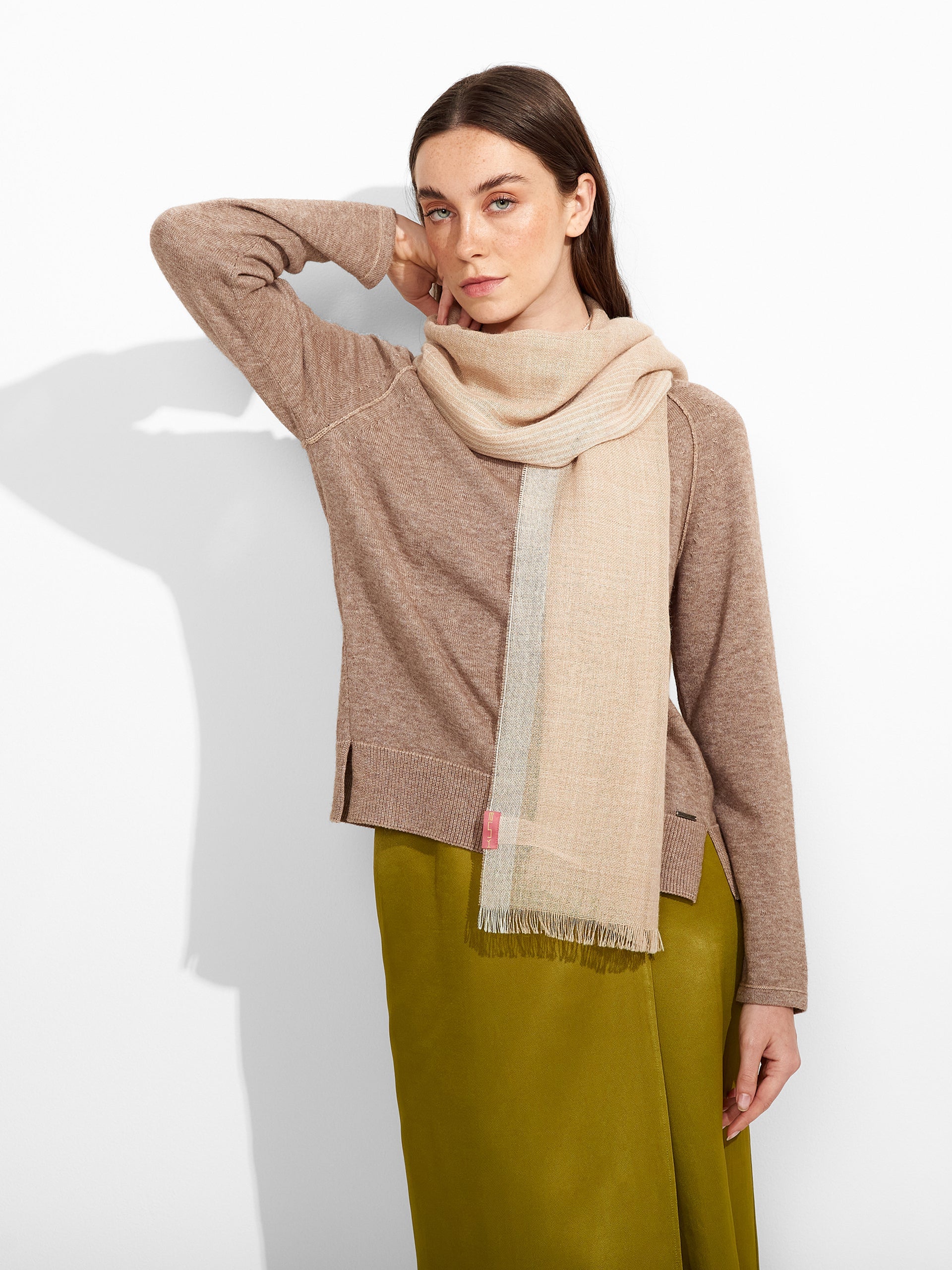 Rum Shawl Baby Alpaca Color Beige