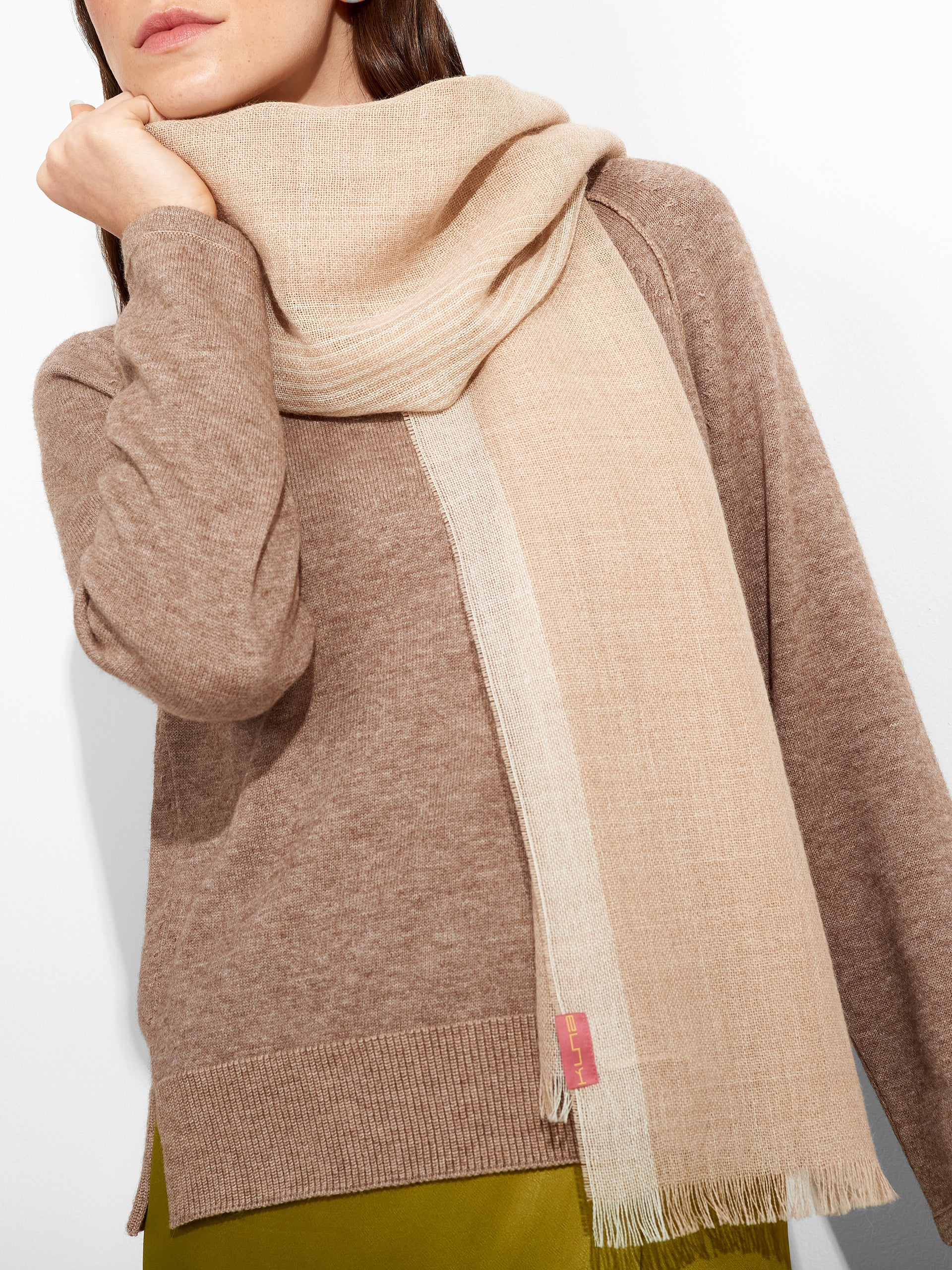 Rum Shawl Baby Alpaca Color Beige