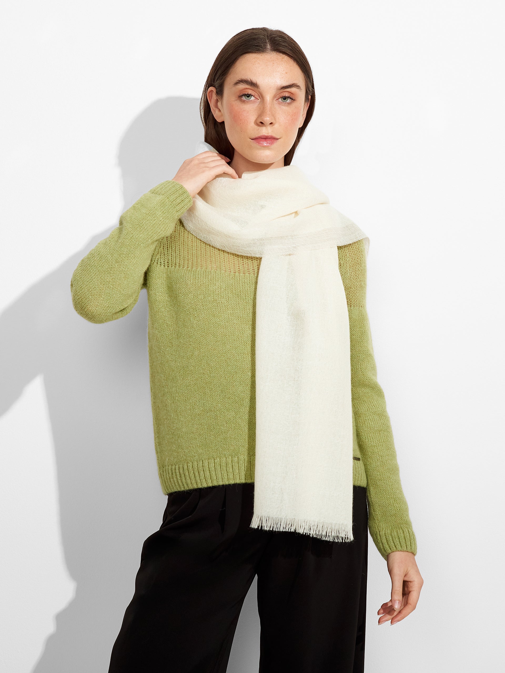 Rum Shawl Baby Alpaca Color Ecru