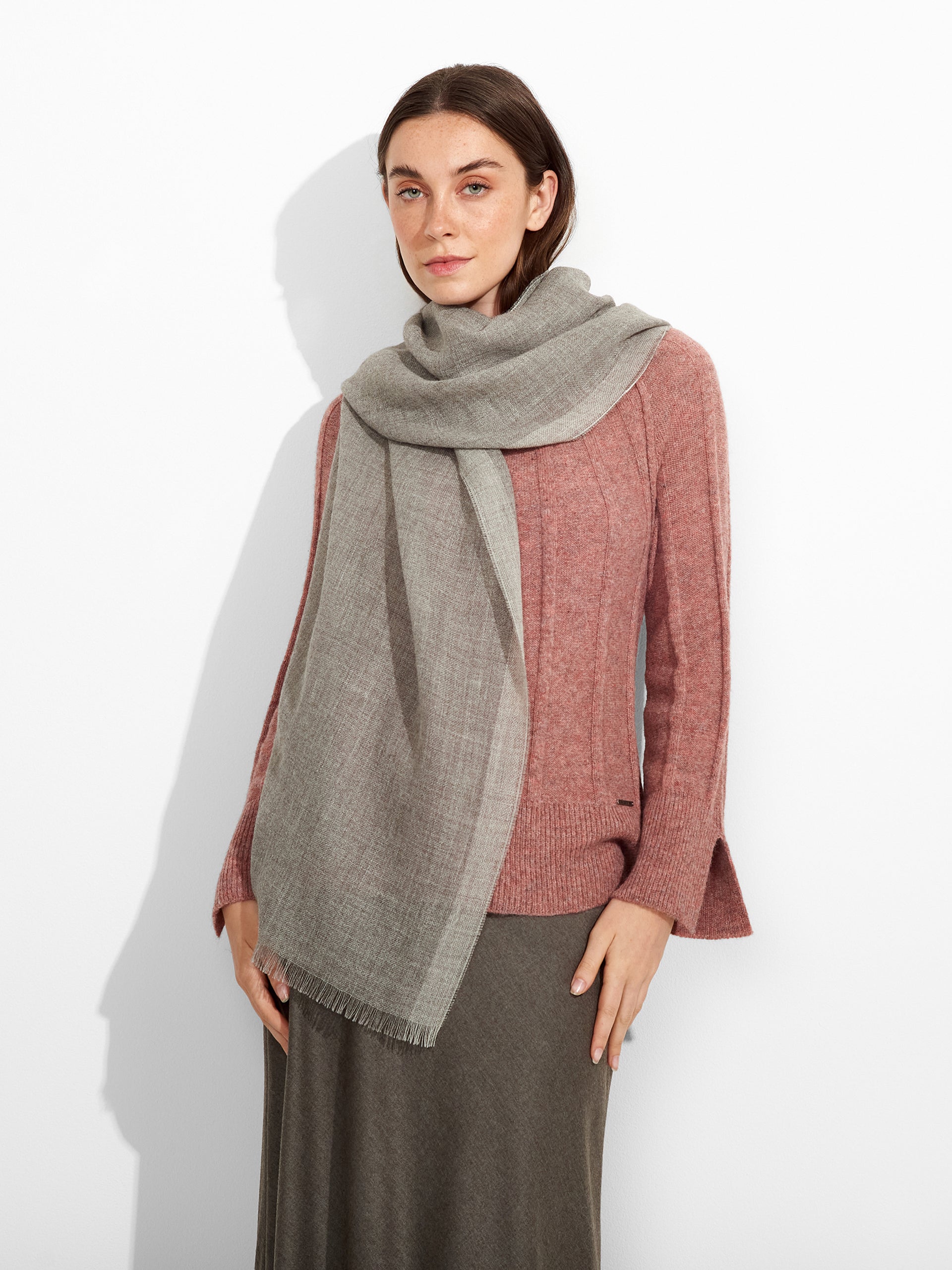 Rum Shawl Baby Alpaca Color Grey