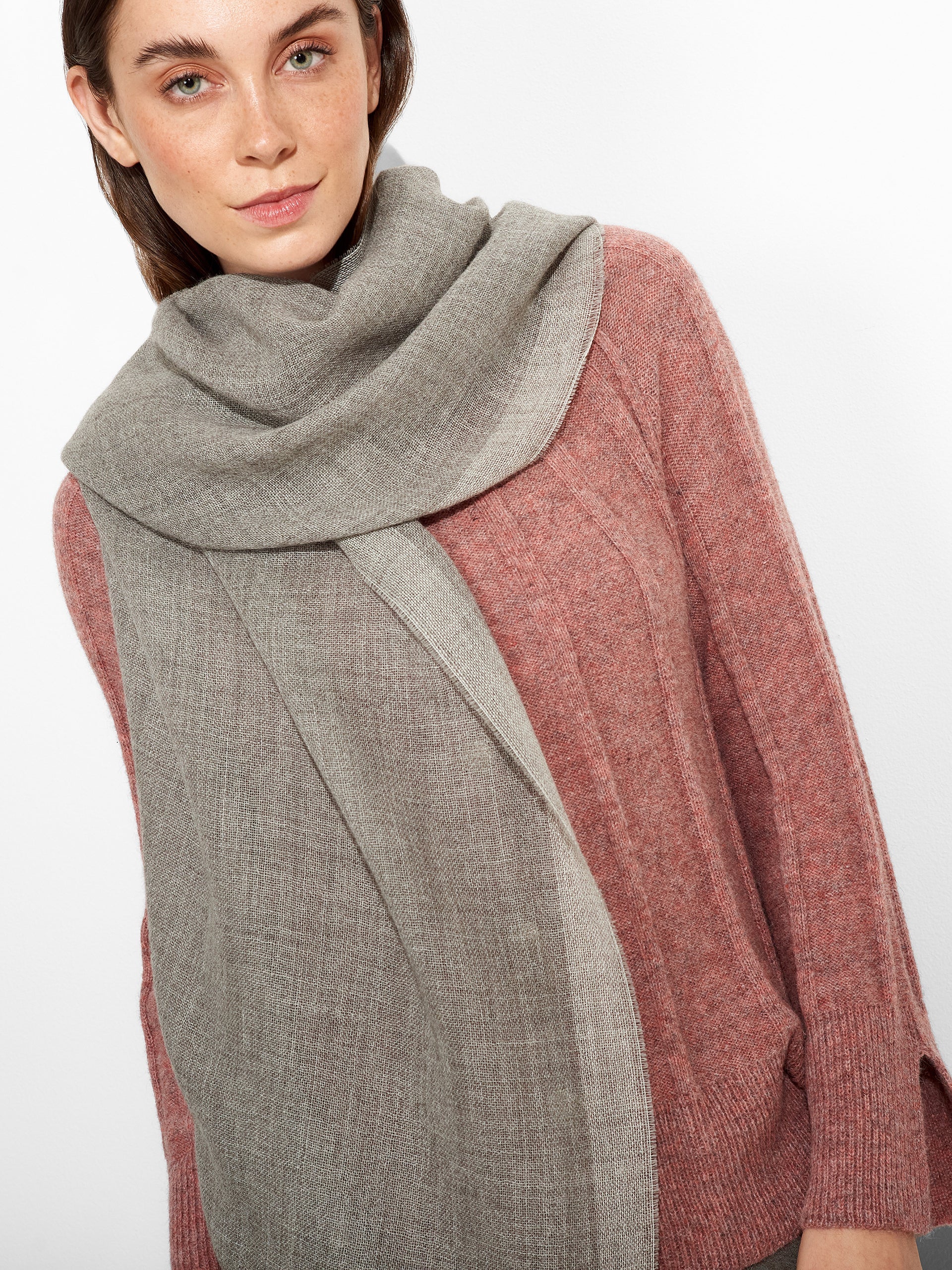 Rum Shawl Baby Alpaca Color Grey