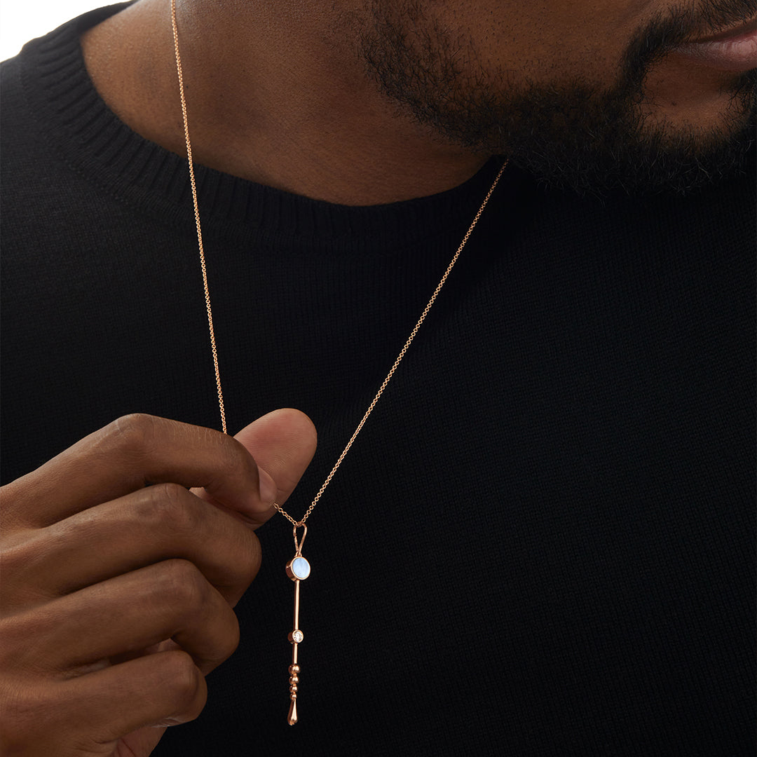 Loyalty Wand Pendant in 18k Yellow Gold - Paz Lifestyle 