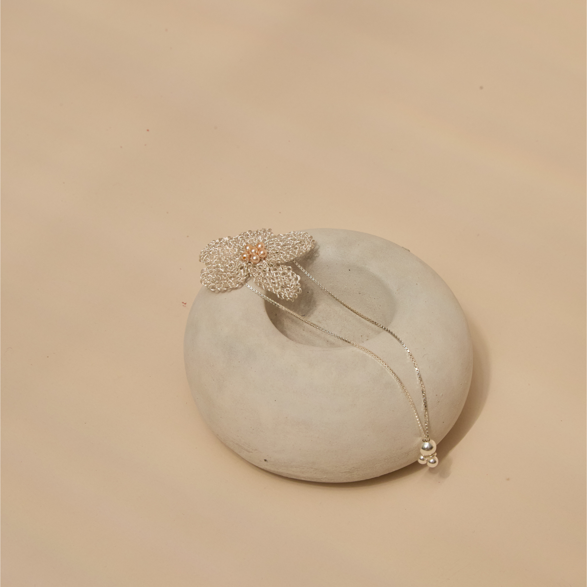 Adjustable Hibiscus Bracelet - Paz Lifestyle 