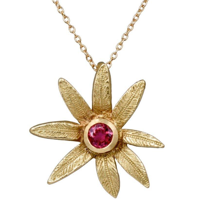 the flower pendant in 18K gold with a rubellite gemstone ready to ship - Paz Lifestyle 