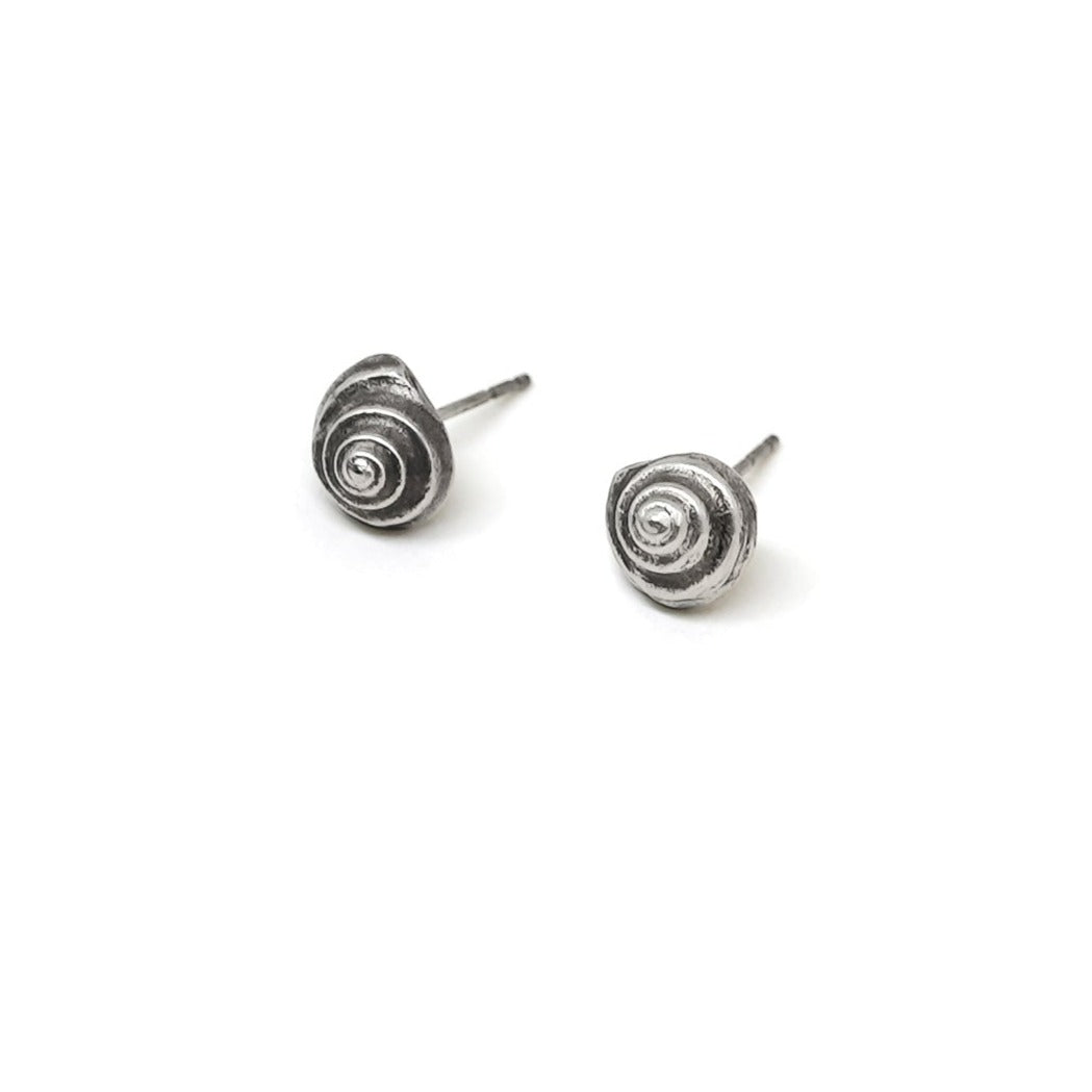 Oxidized Silver Sea Shell Stud Earrings - Paz Lifestyle 