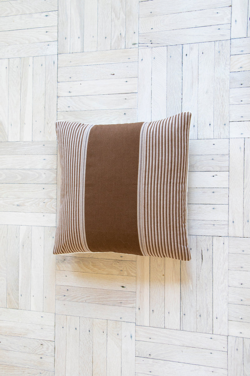  Sustainable lifestyle brand Ponchos Rojas handmade throw pillows at PazLifestyle.com 