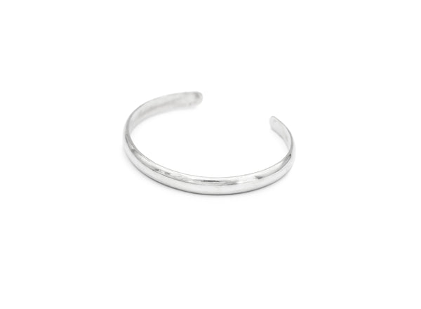 Vintage Classic Cuff Bracelet made of solid sterling Silver. Handmade by jewelers in Brooklyn, NY.